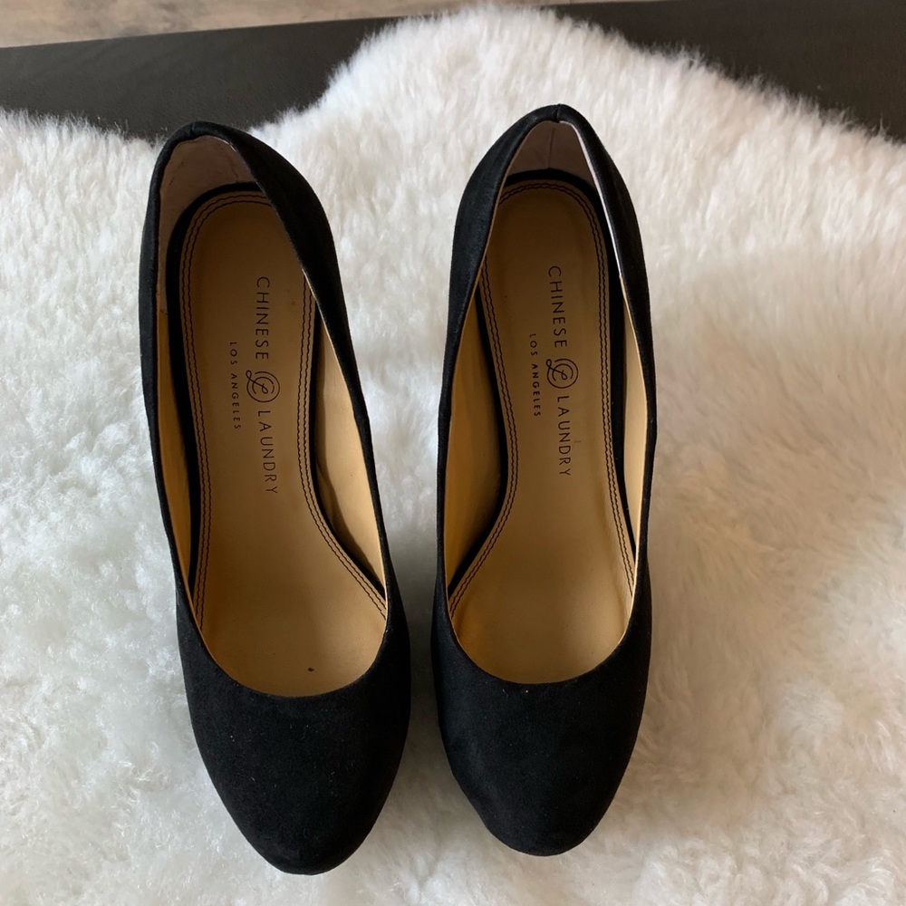 Black pumps 4.5 inches